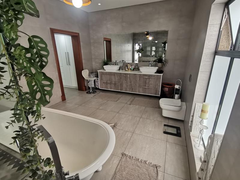 4 Bedroom Property for Sale in Heron Banks Golf Estate Free State
